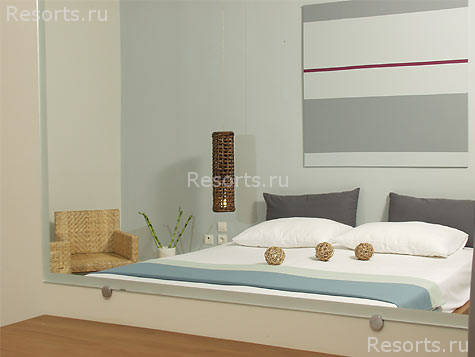 The Bay Hotel & Suites 7